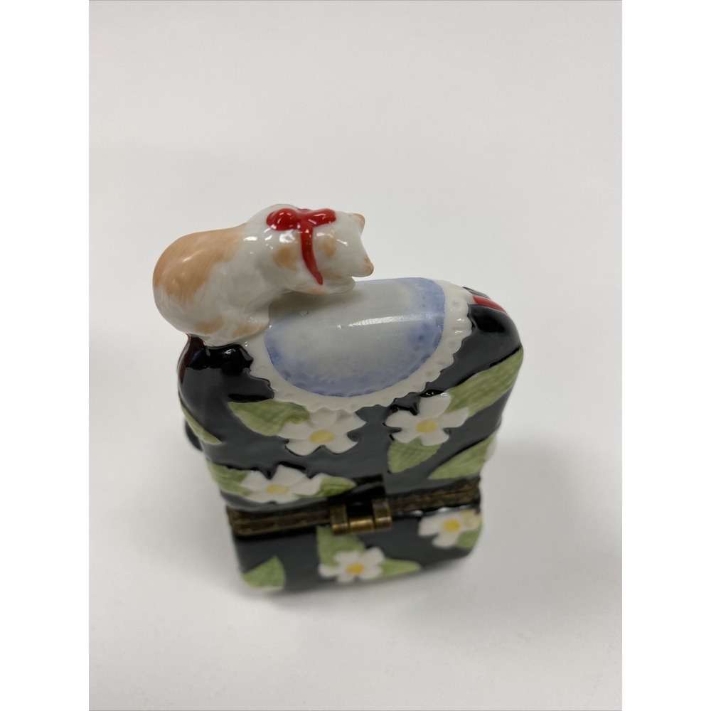 Mary Engelbreit Porcelain Trinket Box Floral Chair Heart Cat Hinged Enesco 1998 - Picture 5 of 11